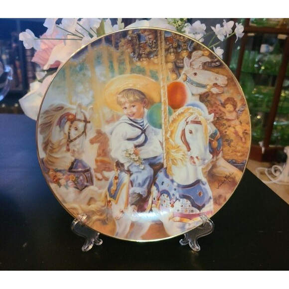 Collector Plate 1992 Reco "Carousel of Dreams" by Sandra Kuck with Original Box - Picture 1 of 3
